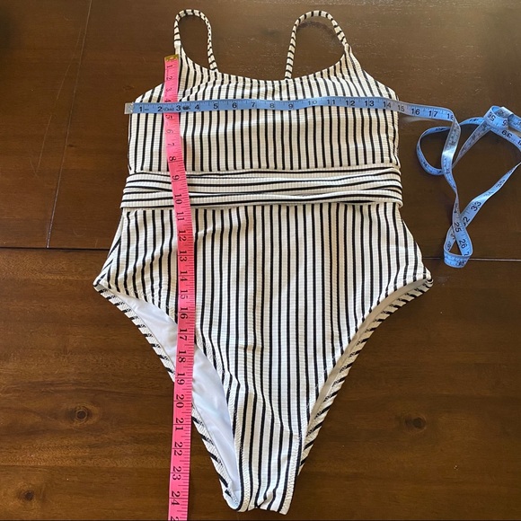 Shade & Shore Women's Ribbed 1 Piece Swimsuit - Picture 3 of 8